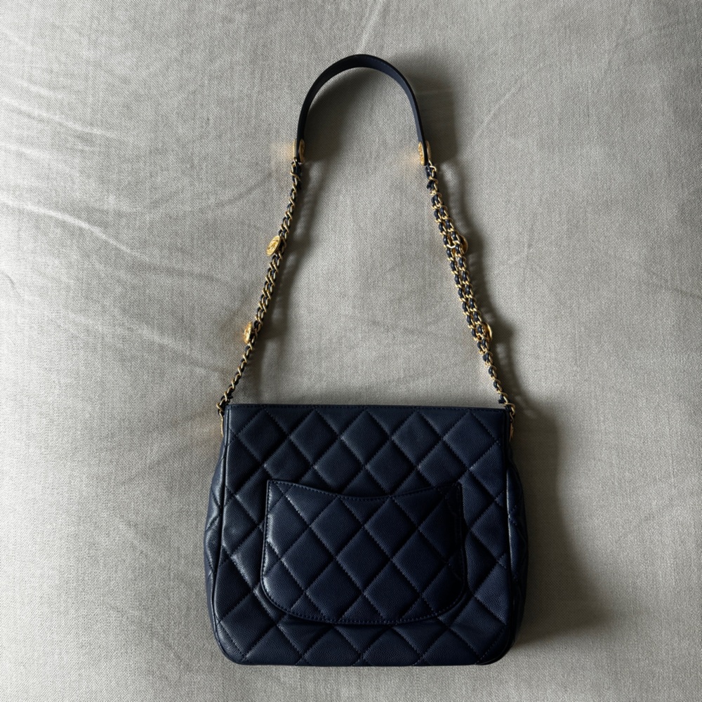 ⭐️CHANEL⭐️22A Twist Your Button Caviar Leather Hobo Shoulder Bag - Picture 10 of 16